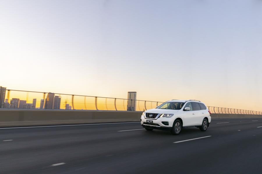  Nissan Pathfinder ST (R52) 2017 года  (AU) (фото 18 из 40)